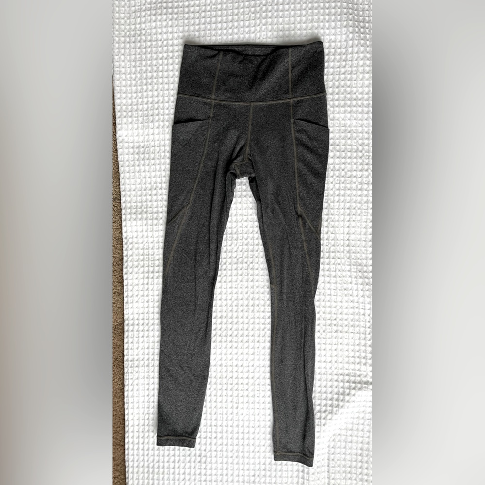 Athleta Revelation leggings with pockets size XS